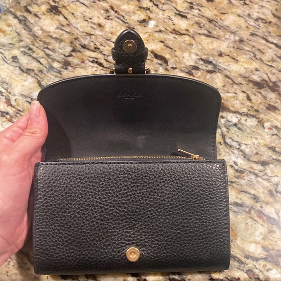 Medium size coach wallet EUC - Picture 3 of 9